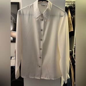 White button up shirt with unique design on the collar